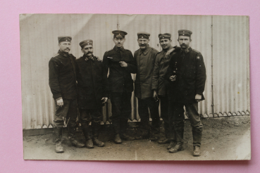 Ansichtskarte Foto AK Darmstadt 1915 Soldaten Kragenspiegel XVIII 46 Hessen